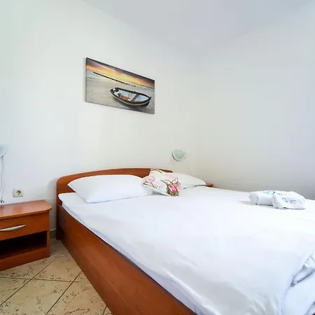 In 35590 Apartment *